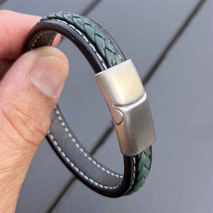 Major Green / Läderarmband med polerat stållås.